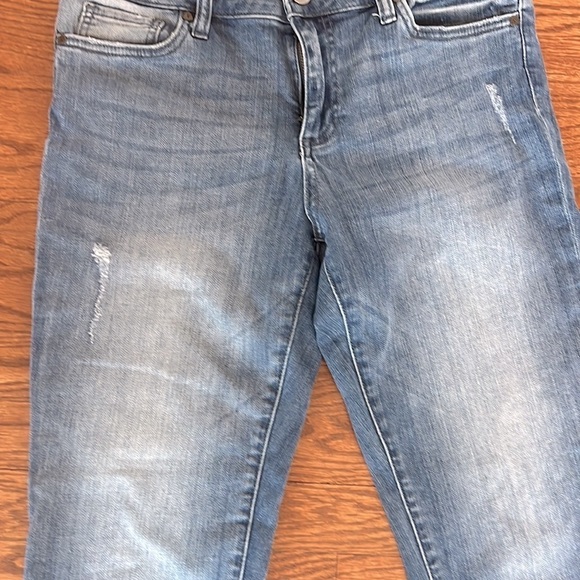 Kut from the Kloth Distressed Cropped Straight Leg with Frayed Hem size 10 - Picture 8 of 8